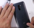 PocoPhone F1 protagonista del test di resistenza di JerryRigEverything