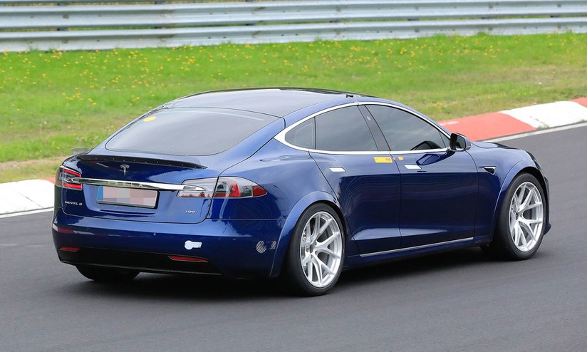 Tesla Model S Plaid Arriva A Fine 2020 Con 3 Motori E 7